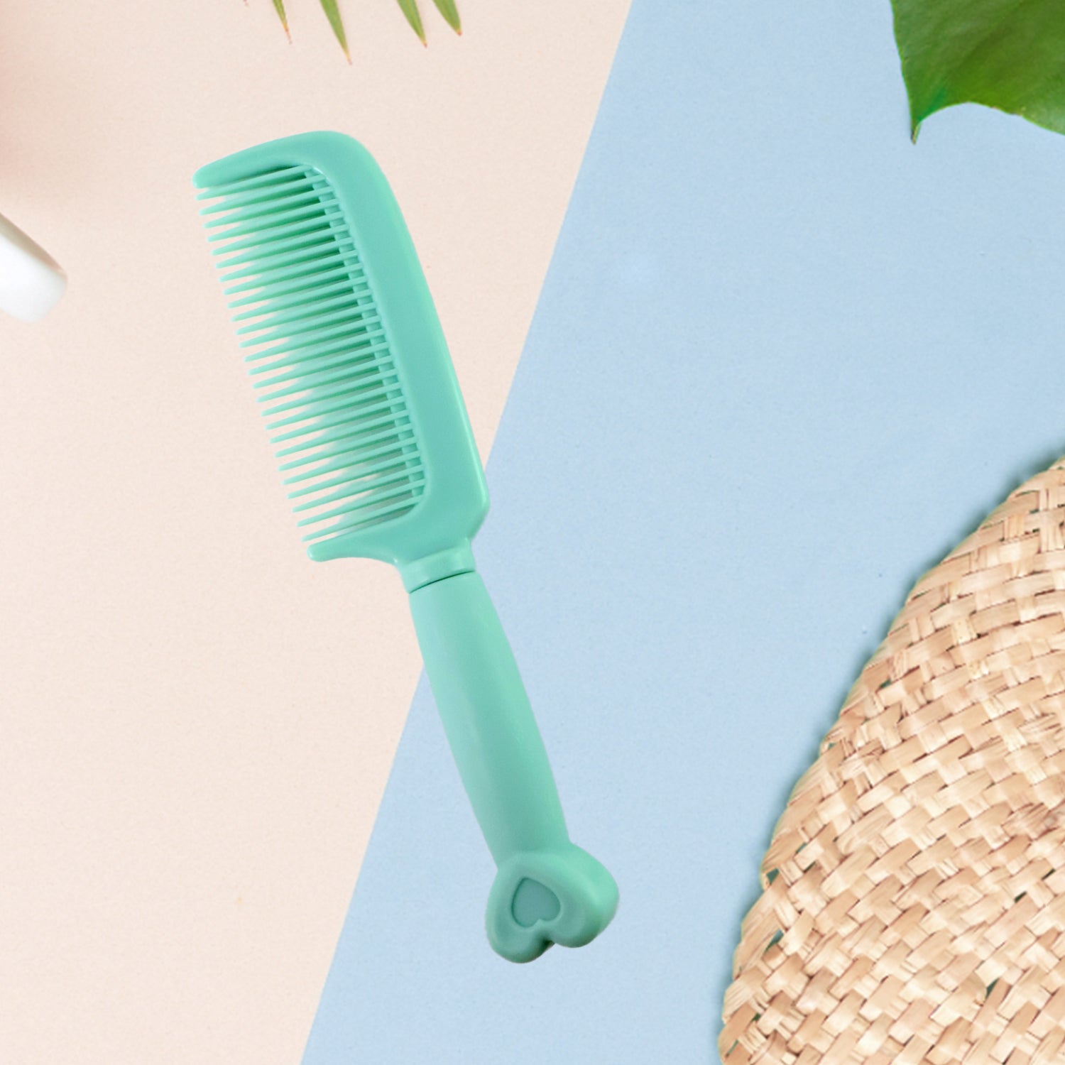 Plastic Hair Comb With Heart-shaped Handle (1 Pc) Plastic Hair Comb With Heart-shaped Handle (1 Pc)